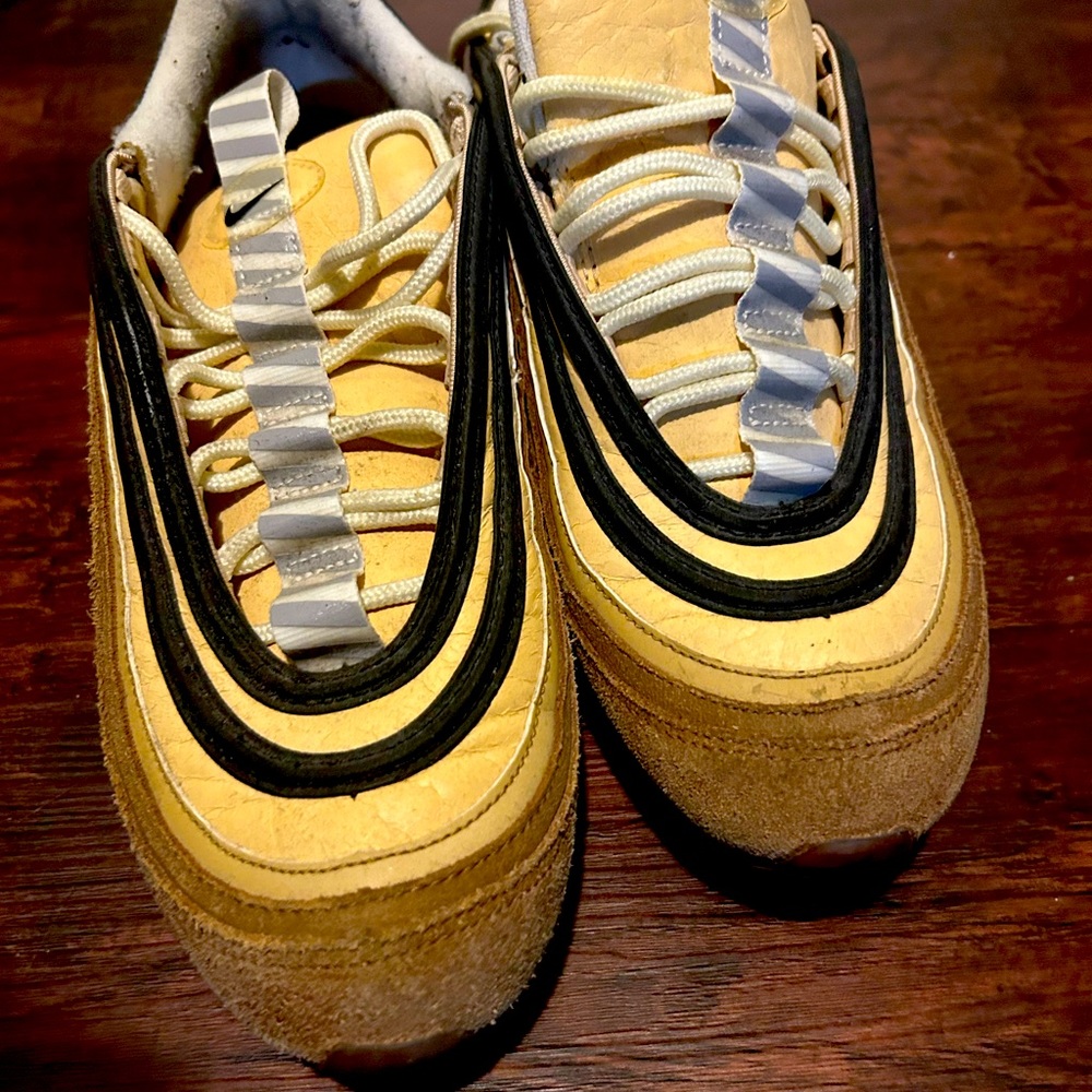 Nike - Picture 2 of 6